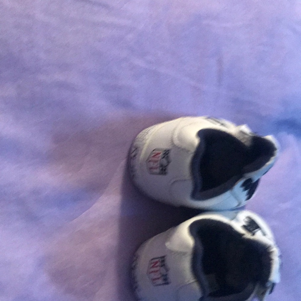 Shoes - Picture 3 of 4